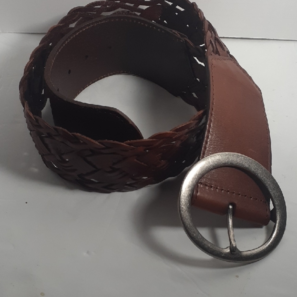Ladies Braided Leather Belt.